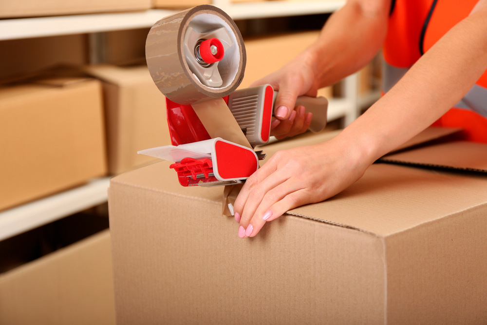 Empaque de productos para envío a clientes